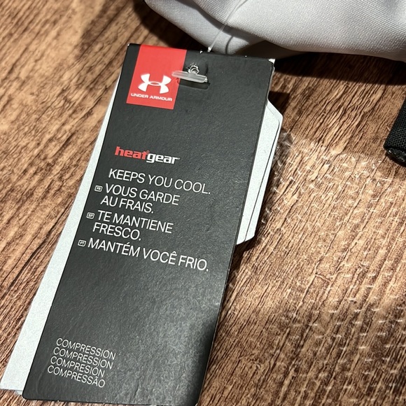 Women’s Under Armor Hi-Rise HeatGear Compression Capris Leggings - Picture 10 of 11